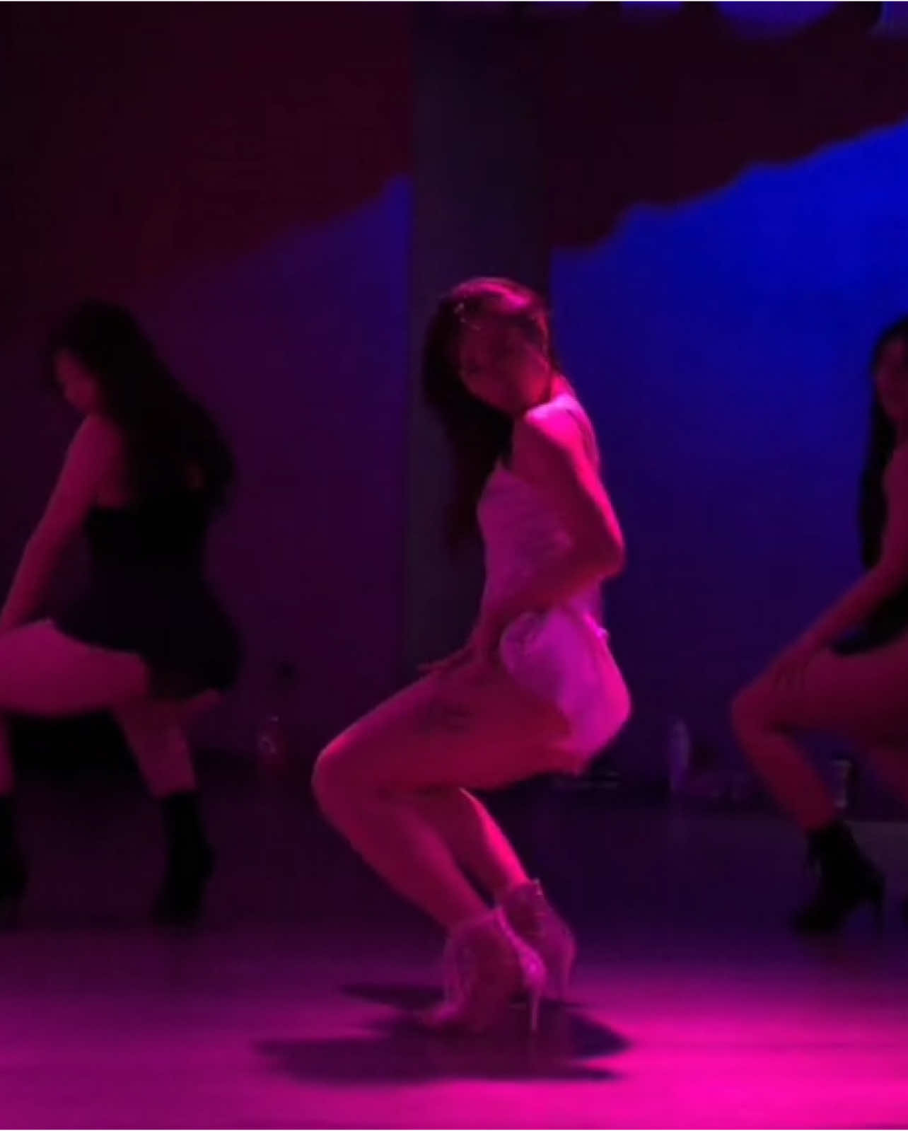 #heels #heelsdance #sexy #hot #dancers #foryoupage #dancer #ciara #bodyparts #heelslove #fyp #trio #dancetok #dance 