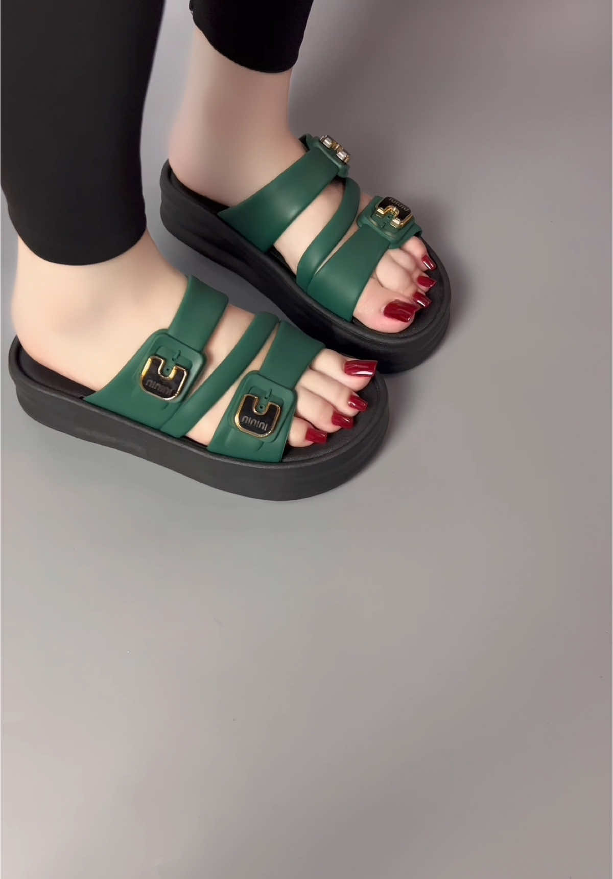 dép đế cao quai ngang thời trang #depquaingang #depdecao #depxinh #depxinhmoingay #fyp #foryou #xuhuong 