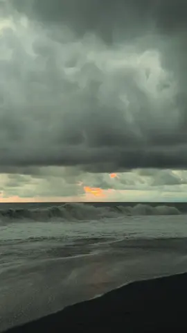 MAHEROO #CapCut #fyp #trending #slowmo #indiamusic #bollywood #bollywoodsong #bollywoodmusic #trending #masukberanda #foryou #sunsetlover 