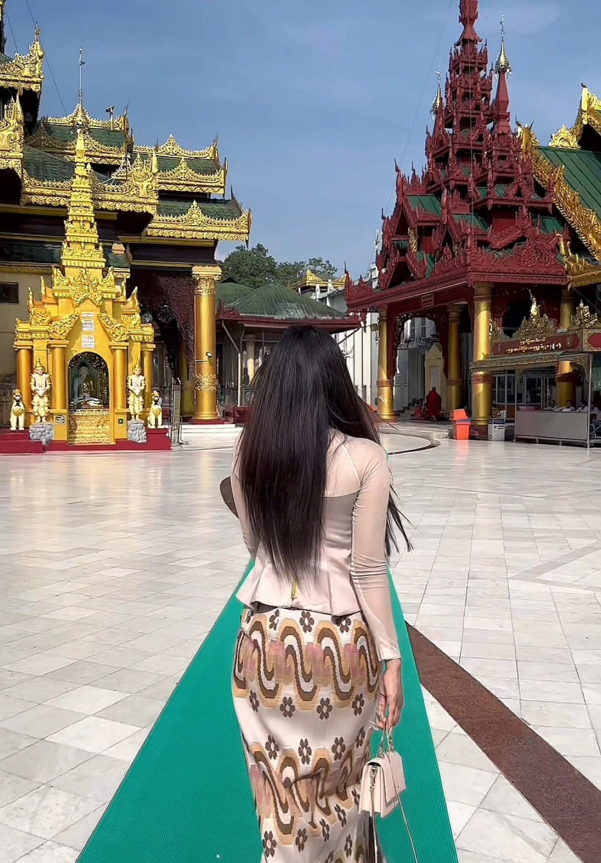 အရည်တွေပျော်ကုန်ပီ🤪🤎#fyp #foryou #trendအမှီလေး😜💗 #ရွှေတိဂုံစေတီတော် 