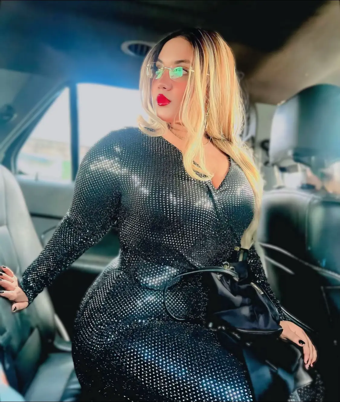 #rammstein #rammsteinfan #metalgirl #metalindustrial #rock #guitarsolo #solodeguitarra #classicrock #blackdress #corset #fantasyfashion #rockgirl #curvy #curvygirl #curvyfashion #curvybodies #curvymodel #musclemommy #thick #cintura #cinturapequeña