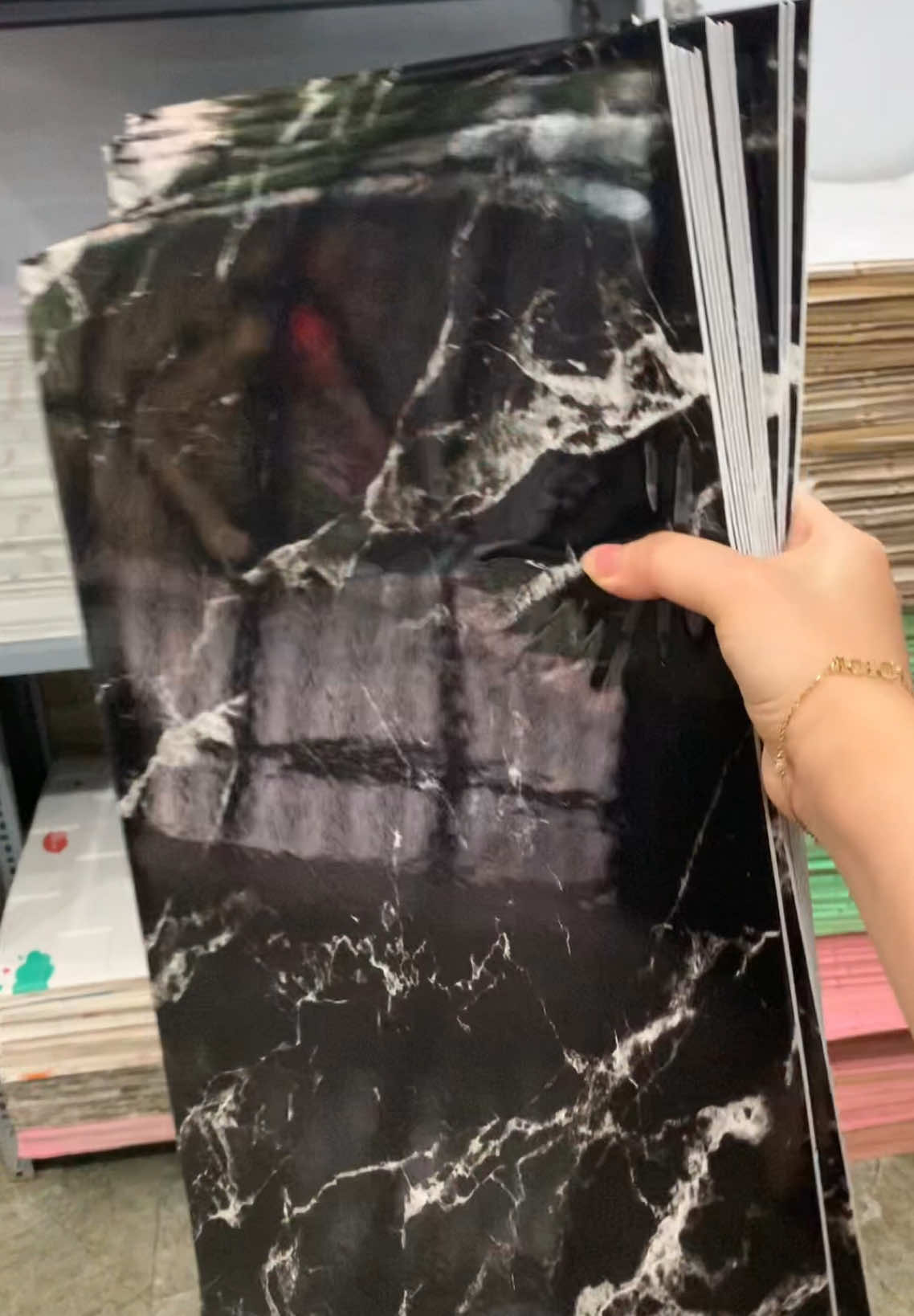 Xốp dán tường pvc vân đá đen #xopdantuong #xoppvc