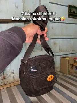 Sekeren ini loo!!! Rugi donngg gak kebeli 🤪#racunintiktok #fashiontiktok #fyp #fashion #tasselempang #tas #taskeren 