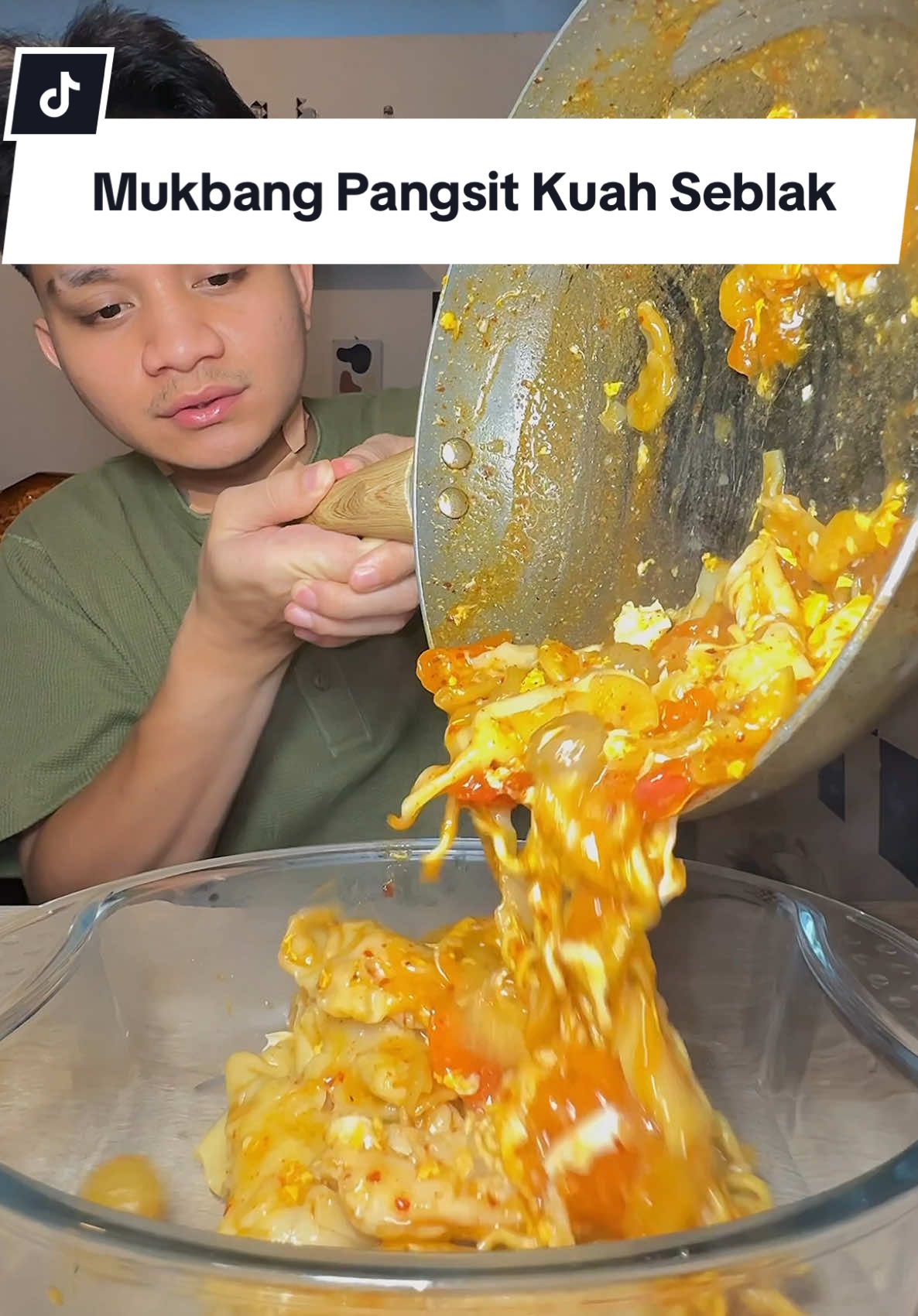 mukbang pangsit tulang rangu kuah seblak. beuhhh.. enaka pisan gaess!!cobain deh masak kek aku ini  #mukbang #mukbangasmr #kulinerindonesia #seblak #seblakviral #pangsitnyaimercon #seblaknyaimercon #nyaimercon  @NYAI MERCON 