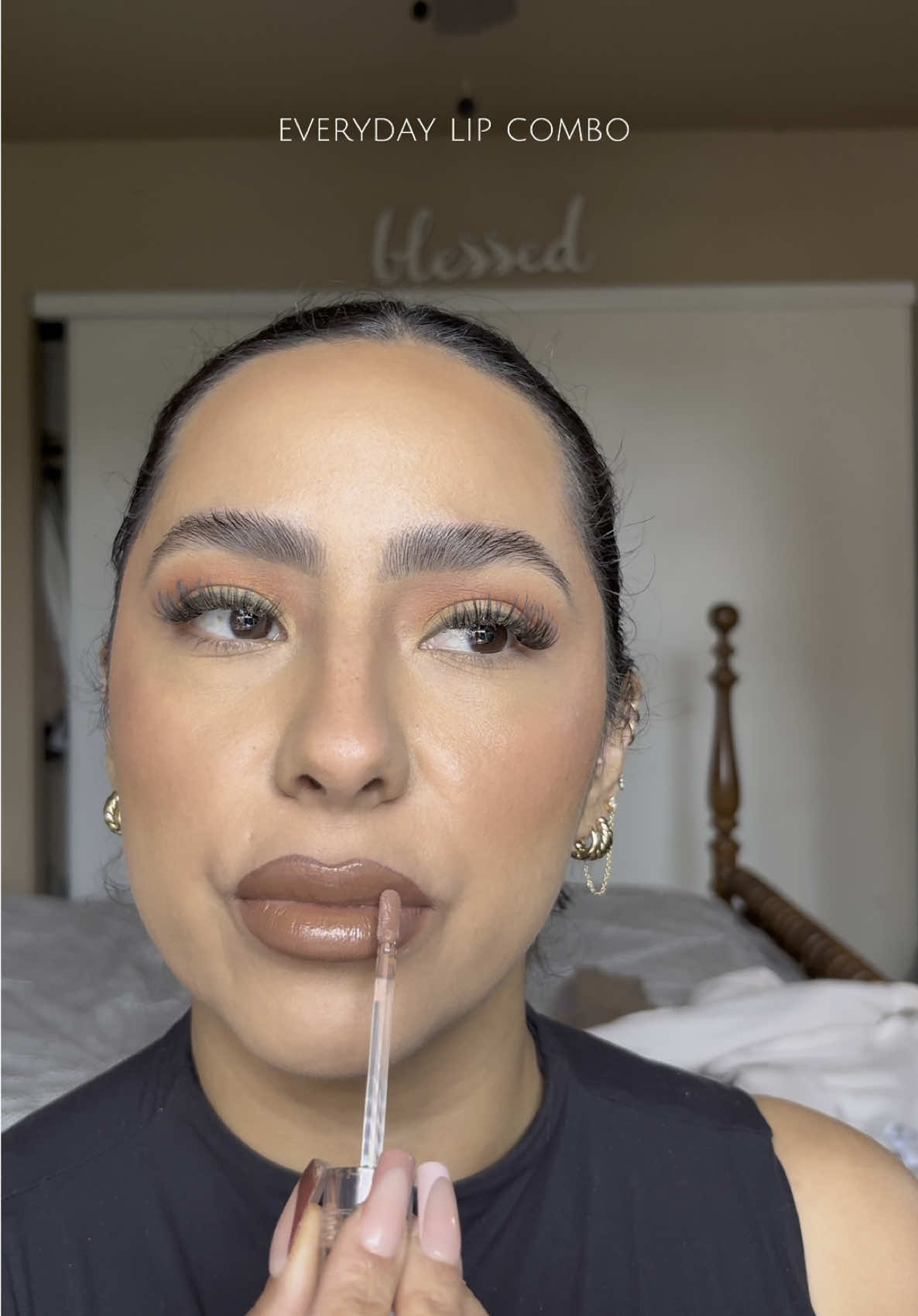 This everyday lipcomboooo you need ✨✨ @Fenty Beauty “extra high” @Sephora Collection “21” @Morphe Cosmetics gloss “naked dip” #lipcombos #lipcombo #makeup #makeuptutorial #latinamakeup #easymakeup #makeupforbeginners #lipgloss 
