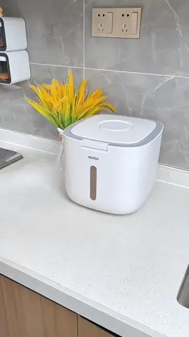 Ecoco Automatic Opening Rice Bucket - Tempat kontainer beras anti kutu anti air anti lembab #tempatberasantikutu #tempatberas #tempatsimpanberas #fypindonesia 