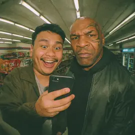 Tutorial bikin foto dengan artis idola kalian pakai chat gpt gratis dan bisa bergerak.  1. Buka chatgpt 2. masukan foto yang mau di edit 3. ketikan promt : grungy analog photo with fisheye lens; me and mike tyson we are wearing a streetwear style, in convience store at night, standing among the mini market shelves, my friend hold a phone 4. tunggu sampai jadi lalu download 5. Tulis di komen kalau ingin tau lanjutan. #klingai #pixverseai #miketyson #trendfotoai #fotoaibergerak 
