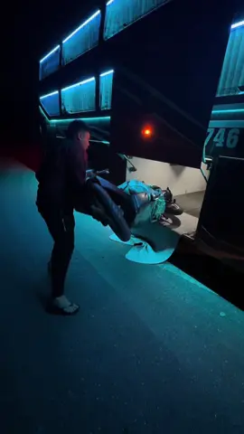 Đất Lai Châu đã đào tạo ra những phụ xe bốc xe máy chỉ 20 giây🤣#saoviettravel🇻🇳 #xekhachvietnam🇻🇳 #xuhuongtiktok #congvieccuatoi 