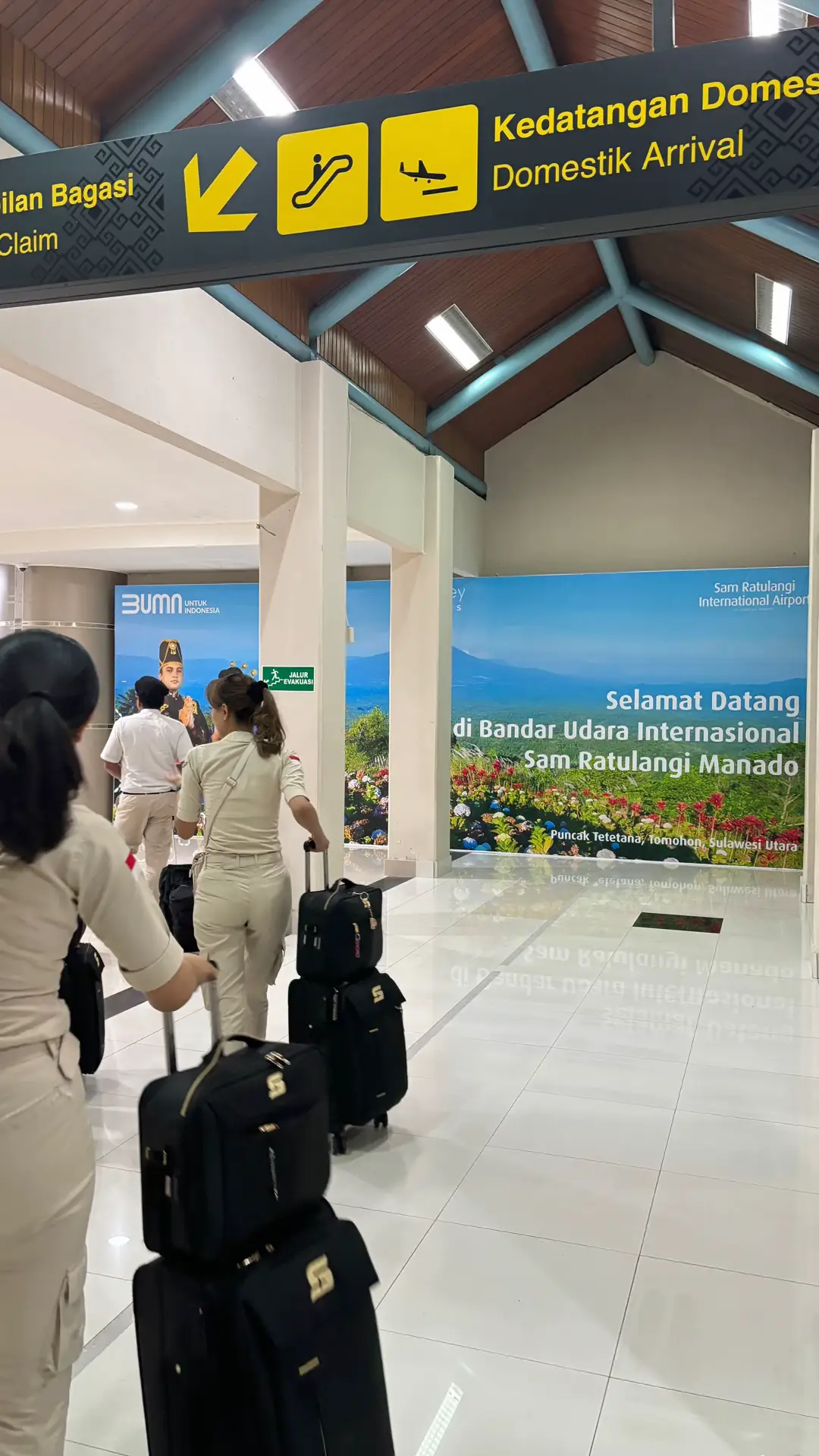 #pramugarisuperairjet 