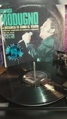 La distancia es como el viento - Domenico Modugno #musicadelrecuerdo #solopararomanticos #momentosinolvidables #recordaresvolveravivir #romanticas70_80_90_2000 #romanticasdeayerhoyysiempre #romanticasdelayer #cancionesdeamor 