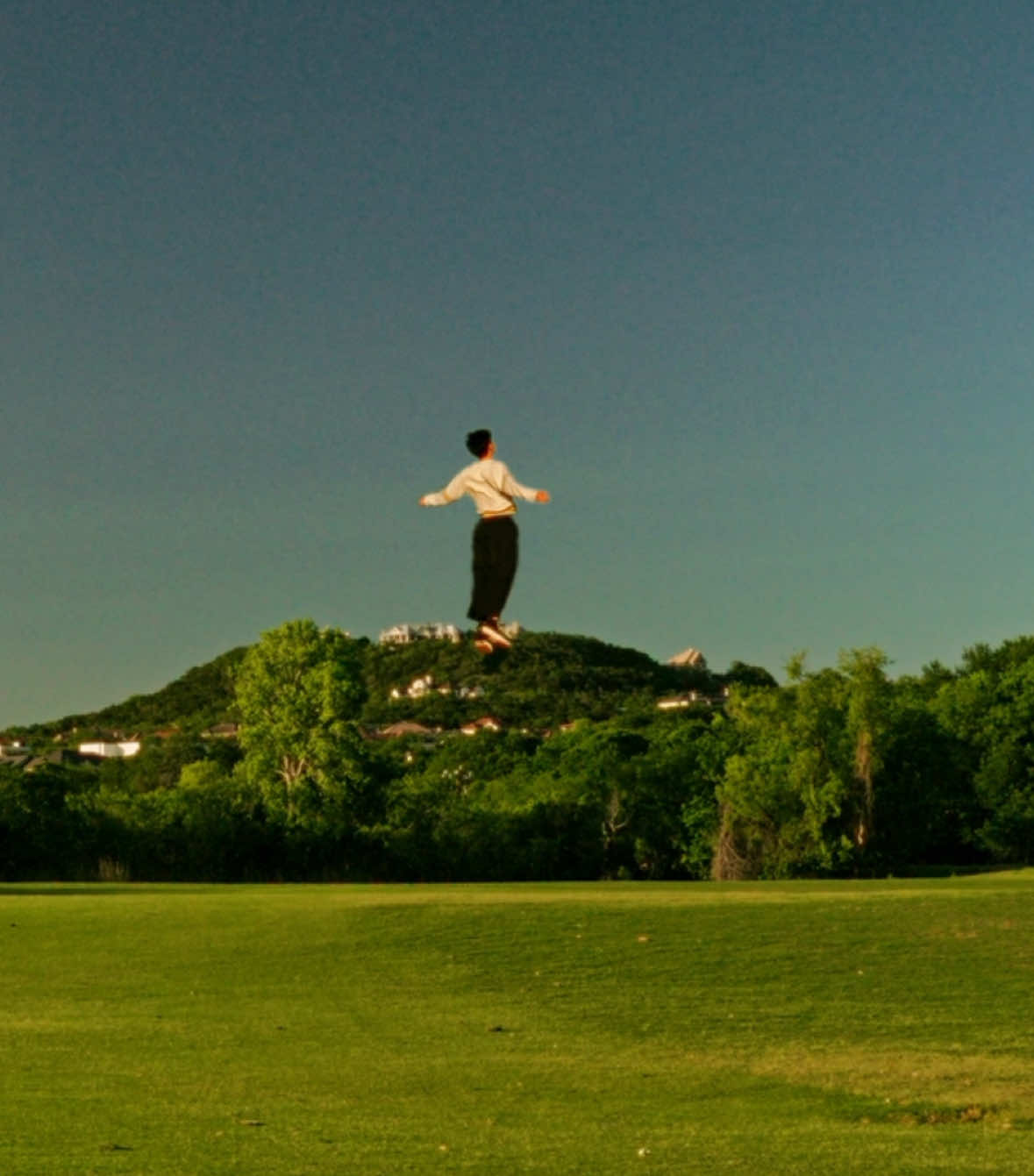 Who said you’d need wings to fly?? #cinematography #fyp #foryou #inyoureyes #floating 