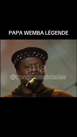 Il y a 9 ans, Papa Wemba tirait sa révérence… Aujourd’hui, on se souvient à travers une archive marquante : Papa Wemba livrant avec intensité Esclave, un titre puissant et engagé. Extrait de l’album Papa Wemba, cette chanson dénonce avec poésie et émotion les chaînes invisibles, les luttes intérieures, et les réalités sociales.#pourtoii #congolesetiktok #rdcongo🇨🇩 #rumba #music #popular #papawemba 