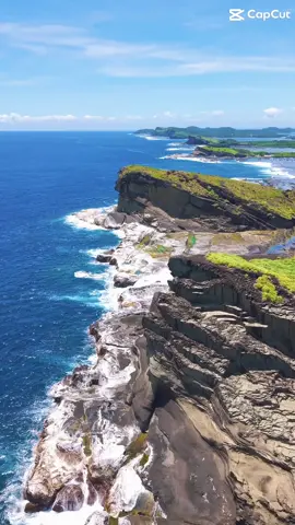 📍Biri Rock formation in Nothern Samar Gusto mo din ba makita ang ganda ng Biri Island? Tara! Pm ka lang 😊  📽️#djiair3s #chippyadventure #djiphilippines #biriislandsamar🌴🌊 