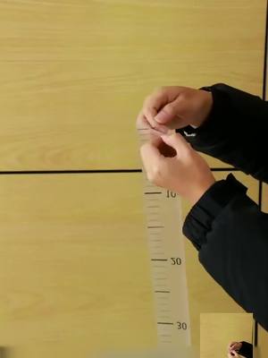 Nhãn dán chiều cao dành cho trẻ em chỉ dành cho 100 người đầu tiên và sẽ được giảm giá 50%.