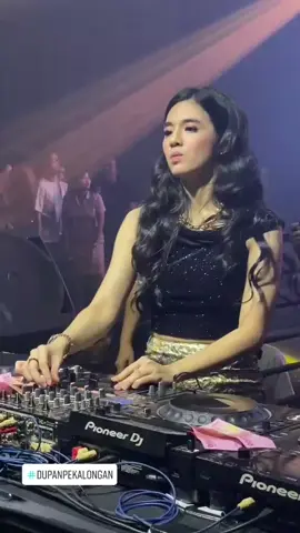 gila asik benar dj nya#djuna #dugemparty #xybacxztiktok #fyp #xyzbcafypシ 