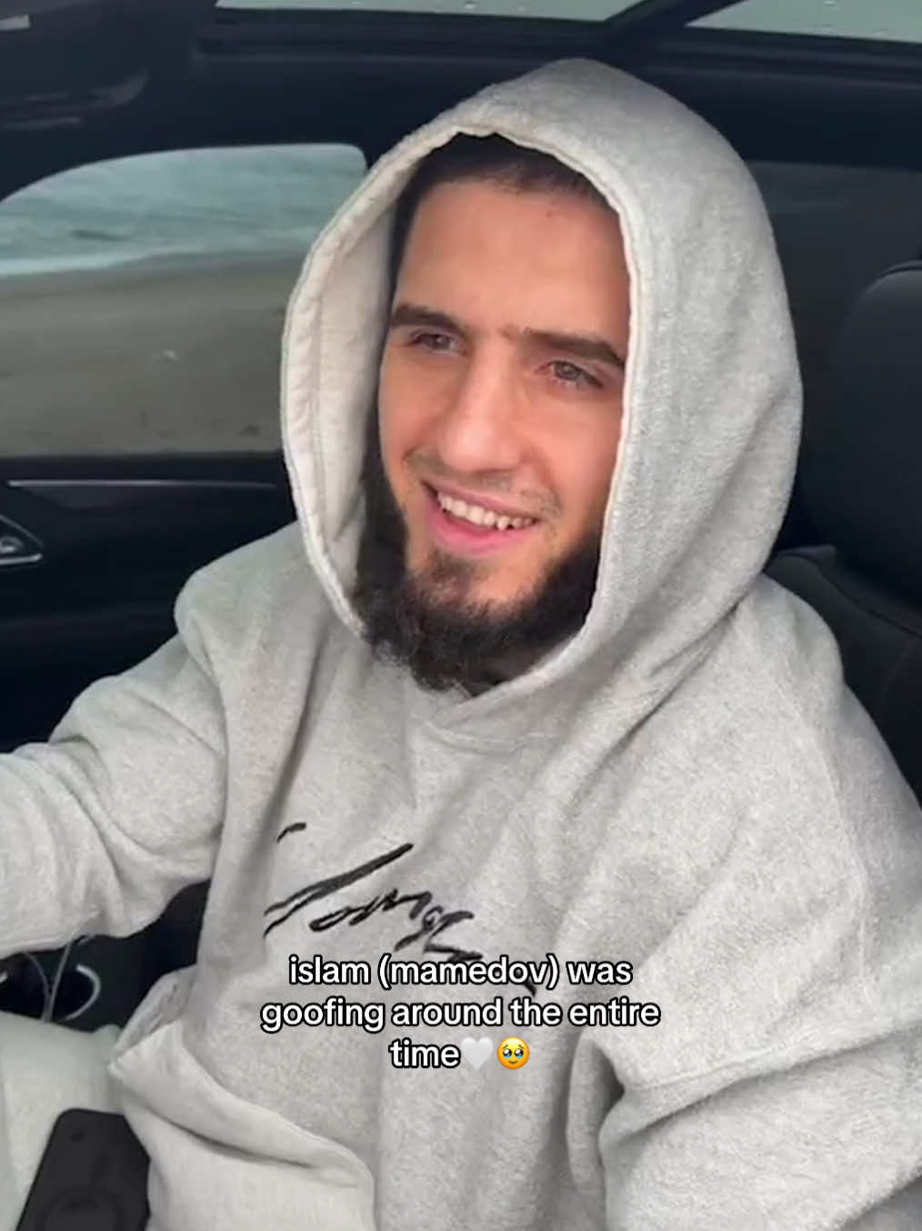 GET OUT EVERYBODY 😭(islam mamedov as the one who recording the video🥹) so cute during a serious situation😭 #islammamedov #islammakhachev 