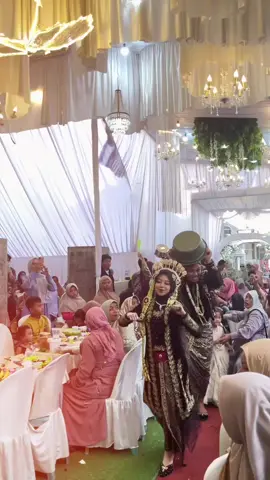 @salkunito @ucupdecoration @MUA Pejuang Terop @StudiocoPhotography  #pernikahan 