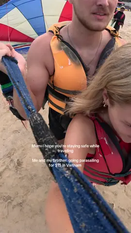 This was lowkey the funnest thing we’ve done in 📍Da Nang, Vietnam 