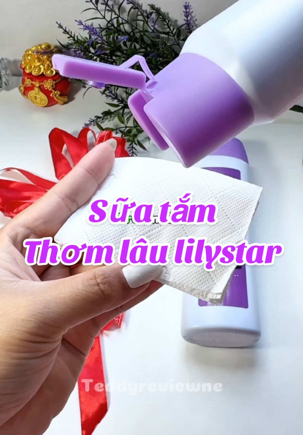 Ủa sao thơm quá dị nè #review #teddyreviewne #suatam #suatamnuochoa #suatamcapam #suatamhuongnuochoa #suatamlilysatr #suatamthomlau #lilystar #sữatắm #reviewlamdep 