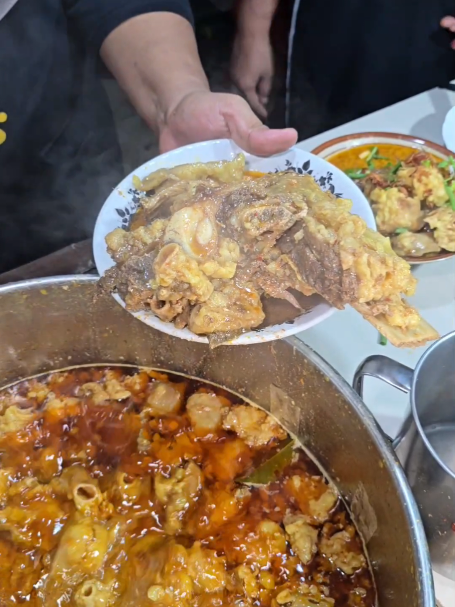GULE IGA BU MAY VIRAL #guleigabumay #gule #guleiga #kulinersurabaya #fypシ #kulinerviral #kulinertiktok #fyp #yusuffardachannel #kulinerindonesia #streetfood 