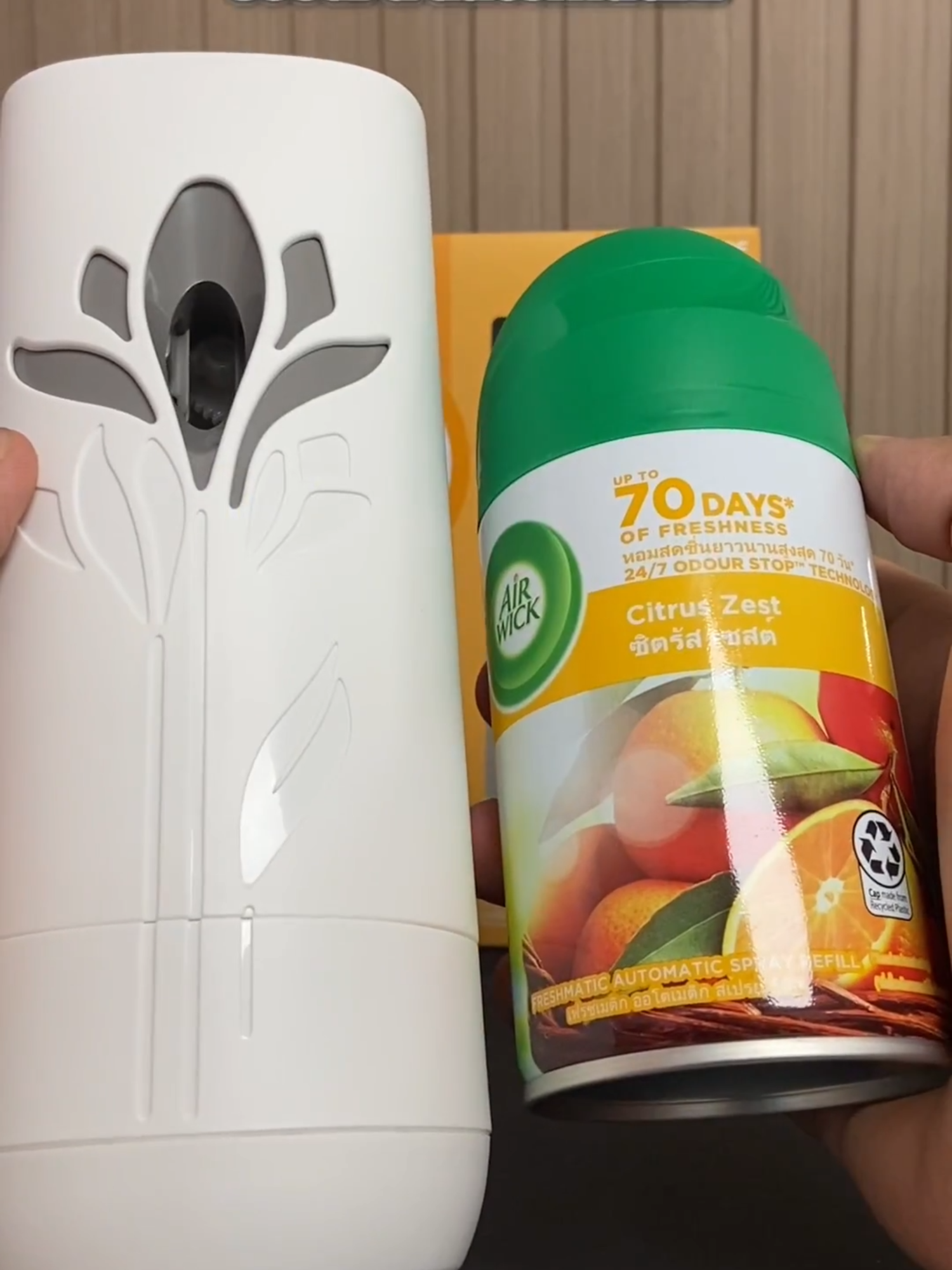 Tiada lagi bau kurang menyenangkan! Dengan Air Wick Freshmatic, rumah sentiasa segar secara automatik. 🌿✨  #AirWick #Freshmatic #RumahWangi #AromaSegar