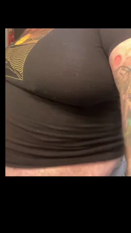 Rating desserts with belly jiggles. This belly loves sweets #gainer #fatbellyweightgain #fatbelly #superchub #malegainer #grommr 