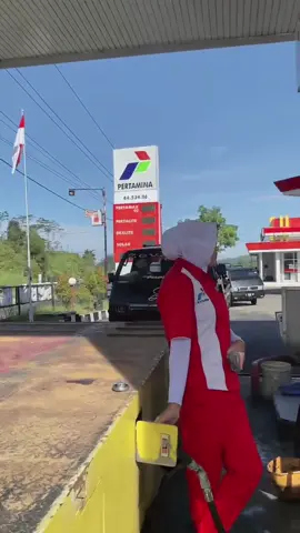 Diam, nikmati permainan 🔥😏 ##fyp #fyppppppppppppppppppppppp #pertamina #katakata #mypertamina #operatorspbu #spbukarangkobar #spbupertamina 