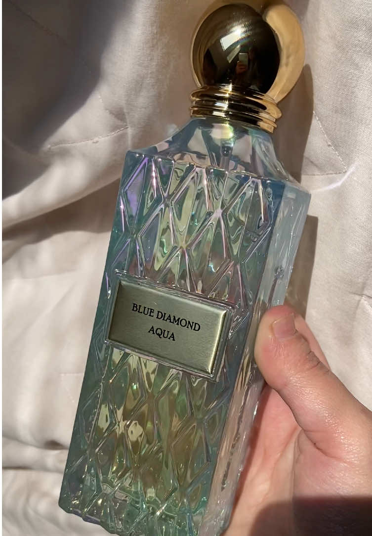 ‏Blue Diamond Aqua بلو دايموند من ابراهيم القرشي *ابراق* متوفرة للتقسيم من اول ١٠ ملي  #عطور #عطر #عطورات_فاخرة #عطور_نسائية #عطور_رجالية #ابراق #عطورات #perfume #perfumetiktok #perfumetok #عطور_رجاليه 