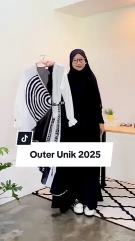 Ethnic yet stylish! #outerputih #outerhitam #batikouter #tunicputih #tunicouter 