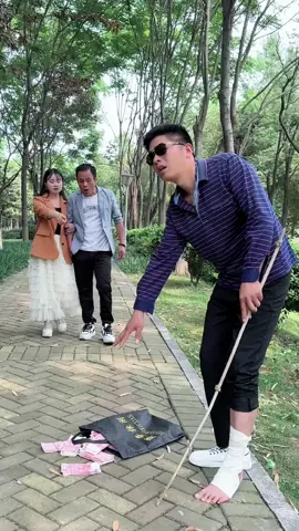 Follow me3x8sfcuykbee6hu&bt帮助他人，传承中华美德，让世界充满爱