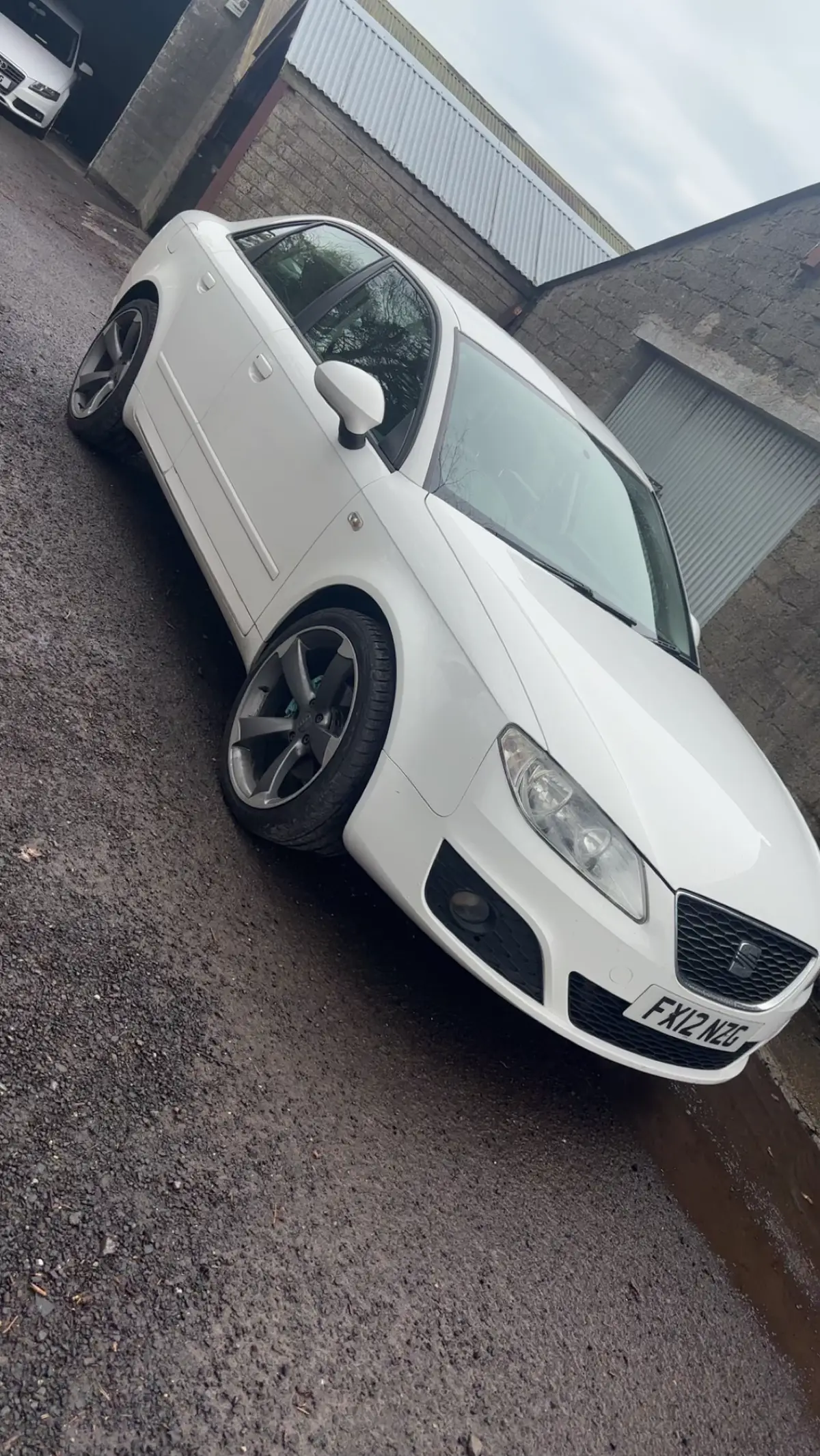 @Adrian Walls who’s alloys are those??   #exeo #seat 