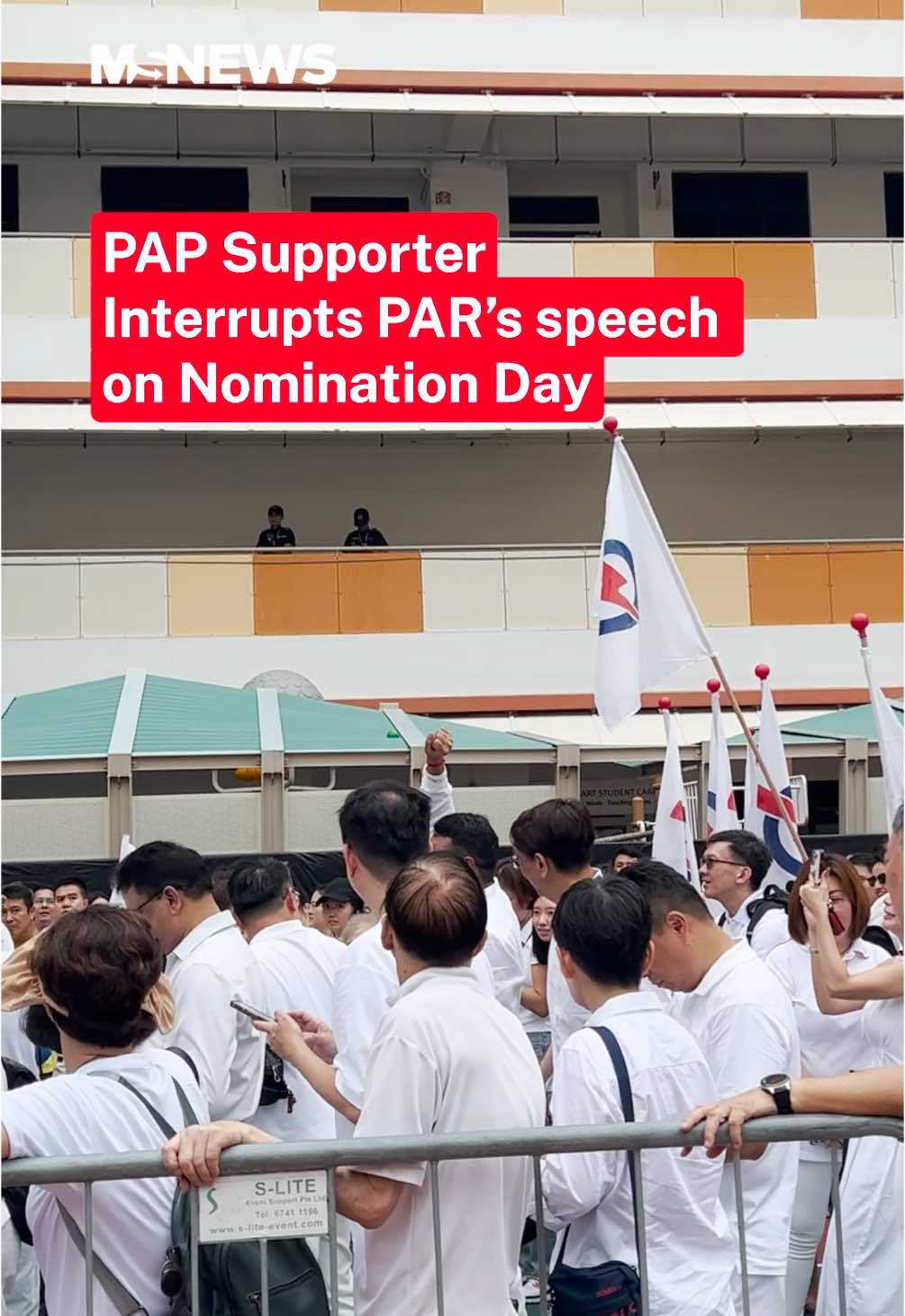 PAP Supporter Intereupts Han Hui Hui’s soeech on Nomination Day at Bendemeer Primary School. Is heckling acceptable in such settings? #msnews #fyp #fypsg #hanhuihui #par #pap #ge2025