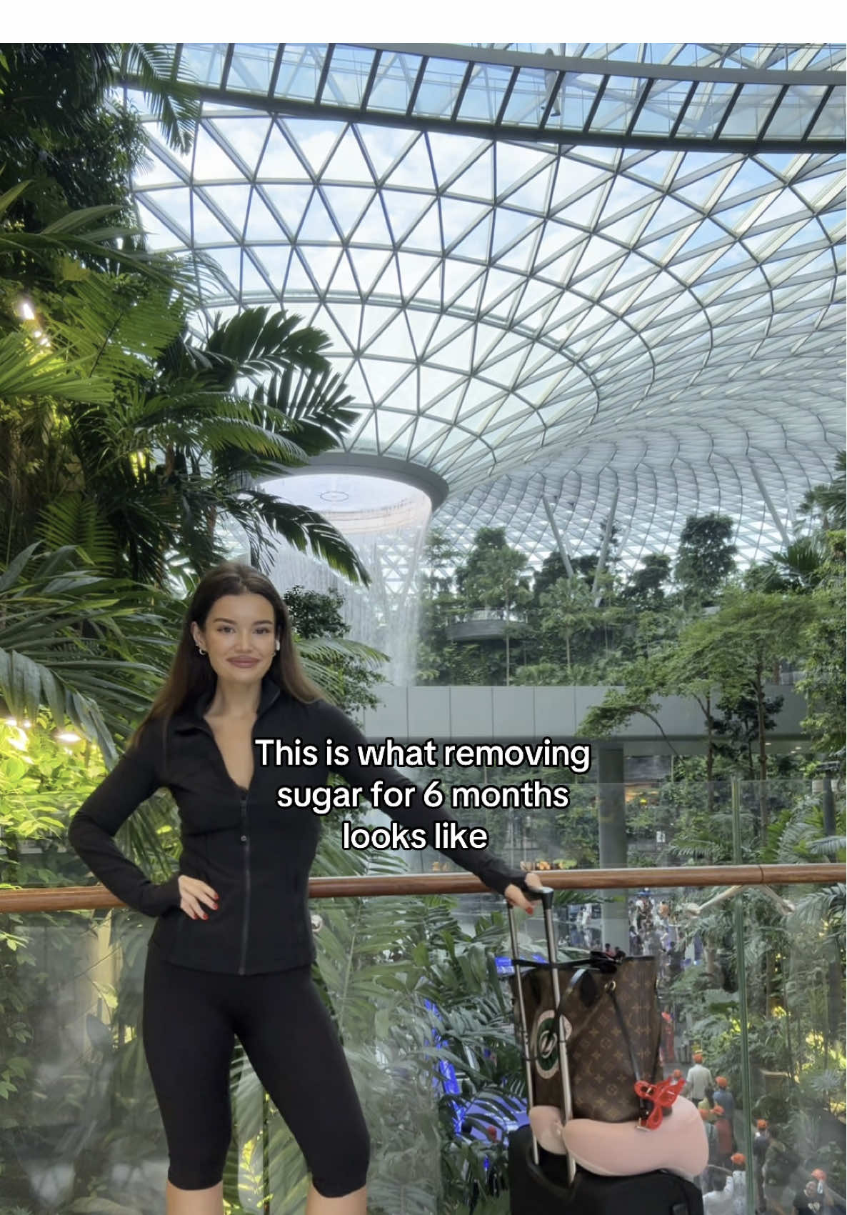 Limited sugar gave me the best glow up, clean face, healthy hair, lean body and happy mood #weightlosstransformation #weightlossjouney #nosugar #75hard #weightlosstipsforwomen 