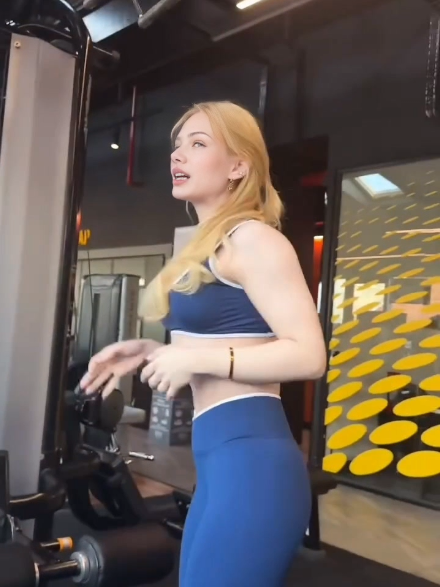 supera tus límites cada día 💪💞 #gym #aurorawinters #paratii #fyp 