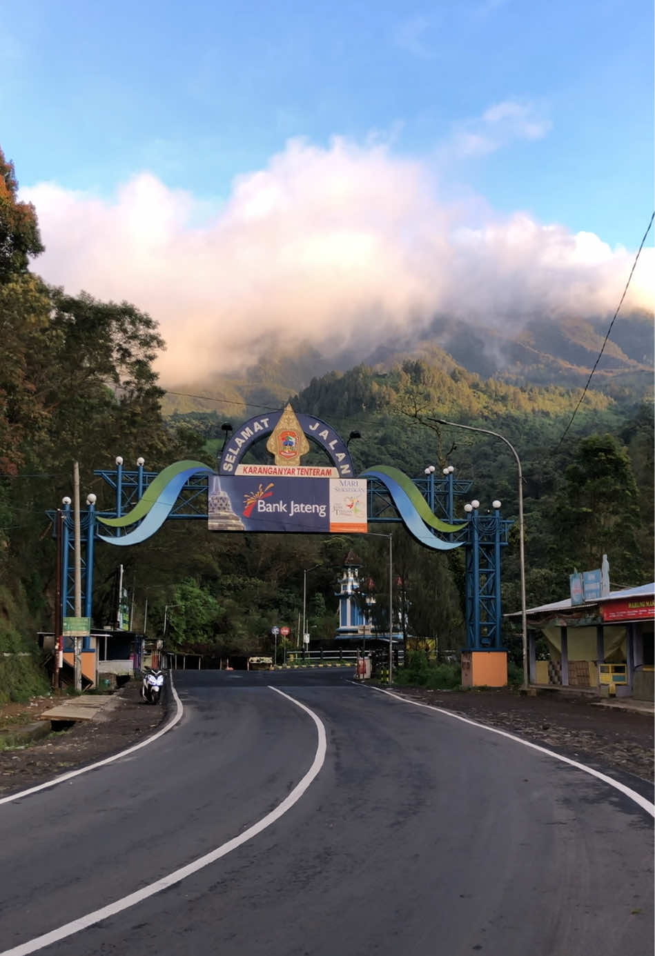 punya kenangan apa disini? #xybca #fypage #4u #vario #tawangmangu #tawangmangukaranganyar #fypシ゚ #fyp #gununglawu3265mdpl #cemorokandang #fyppppppppppppppppppppppp 