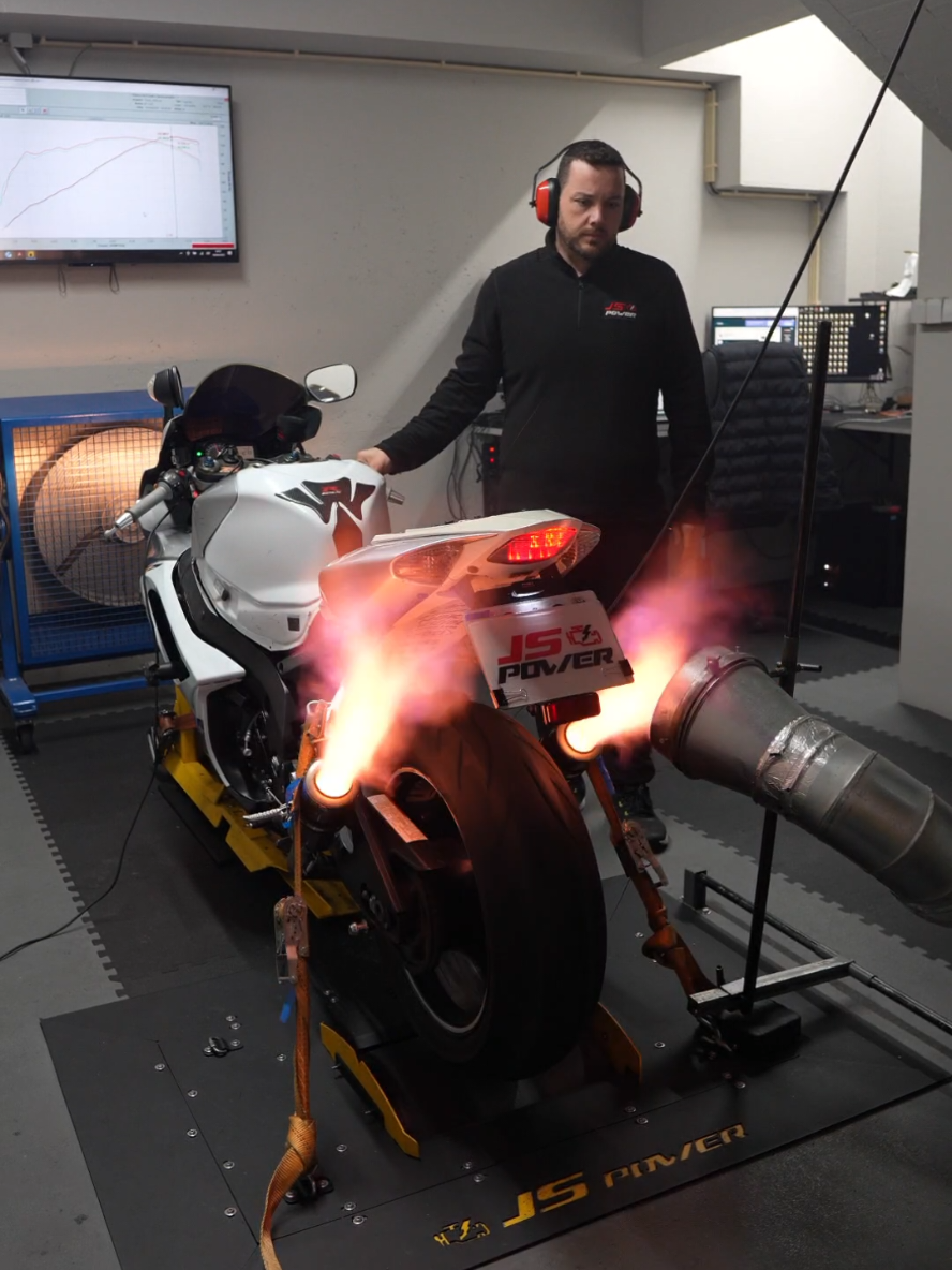 💥Suzuki GSX-R 1000💥 ✅️Aplicação do Kit 2-Step  💥Reprogramação de Centralina 💥 ✅️Ativação do Kit 2-Step  ✅️Mais Potência  ✅️Mais Binário  ✅️Mais Rpm ✅️Mais Velocidade de Ponta  ✅️Ventilador a Ligar a Temperaturas mais Baixas  ✅️Ativação dos Popsandbangs  ✅️Corte neutro  Obrigado pela preferência e confiança depositada 🙏  #mecânicageral #reelsinstagram #popsandbangs #Portugal #reprogramação #Revisão #motolife #kit2step #SuzukiMotorcycle #suzukigsxr 