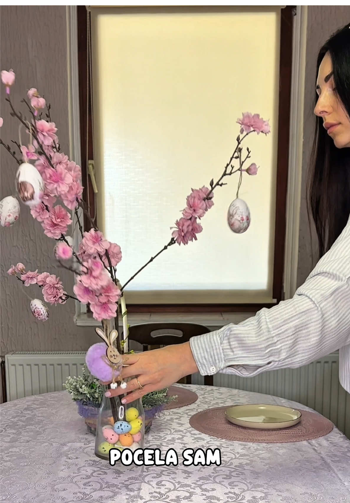 Naš prvi Uskrs sa Aleksejem bio je čaroban!🧒🏼 Dekorisali smo sto, spremali hranu i uživali u porodičnim trenucima… a najslađi deo? Aleksejevo prvo uskršnje gnezdo!🪺🐣 Pogledajte ceo vlog sutra na mom YouTube kanalu! 