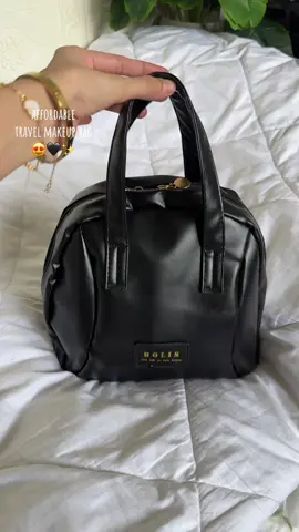 my fav makeup bag 🖤 #bagmakeup #travelmakeupbag #storagebeg #travelskincarebag 