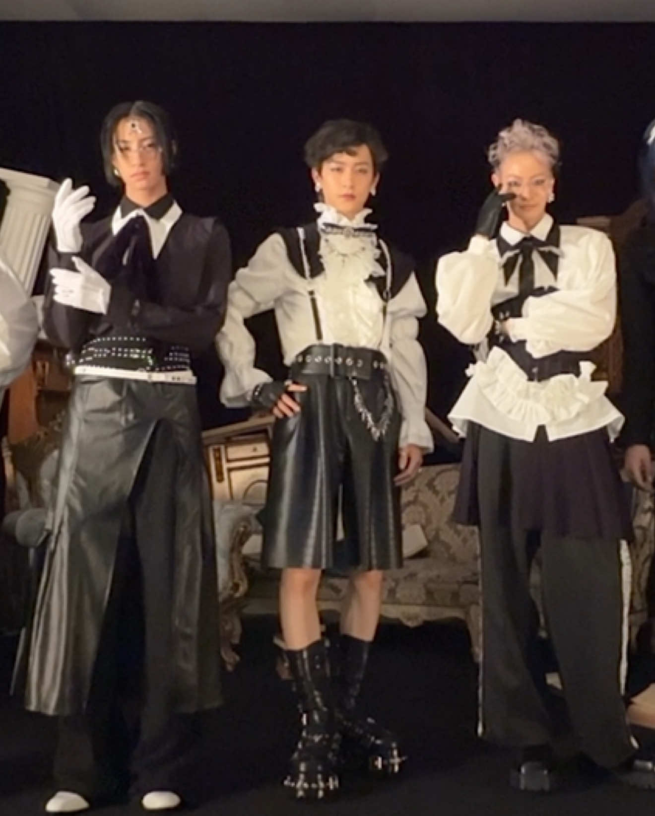 あなたはどのコーデが好みですか？ #龍宮城 #変身 #WALTZ  #黒執事 #BlackButler  アニメ『黒執事 -緑の魔女編-』 エンディングテーマ