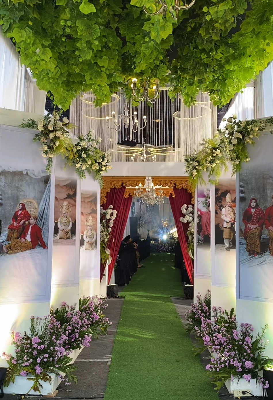 Tenda dekorasi yang paling best seller di garuda wedding bulan syawal😁👍 #paketwedding #dekorasitenda #tendajombang #tendanganjuk #tendahajatan #weddingpare #weddingparekediri #weddingkediri #weddingnganjuk #tendadekorasi #weddinglighting #dekorasikediri #fypage #fypシ゚ #fyp #fyppppppppppppppppppppppp 