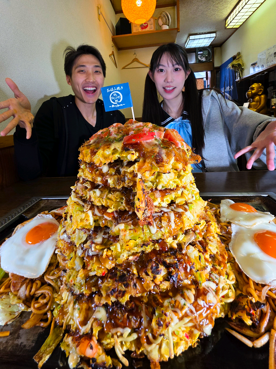 10KG Oknomiyaki Challenge! Teamed up with China’s Queen of eating and this felt like a snack 😆  #foodchallenge 
