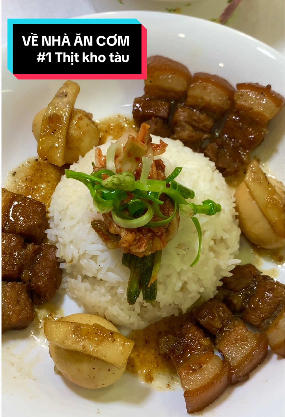 VỀ NHÀ ĂN CƠM | Thịt kho tàu Chỉ cần chan nước thịt kho lên cơm trắng là thấy tuổi thơ ùa về. #lyanhealthy #thitkhotau #vietnamesefood #homecooking 
