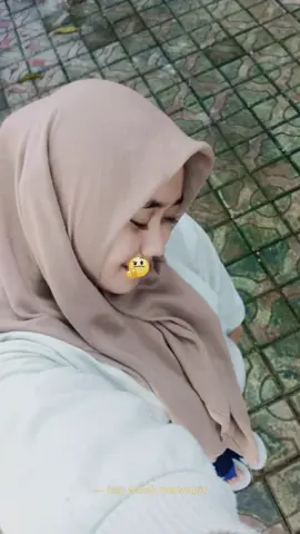 harus apa?harus terbiasa berdiri sendiri lagi☺️🥀