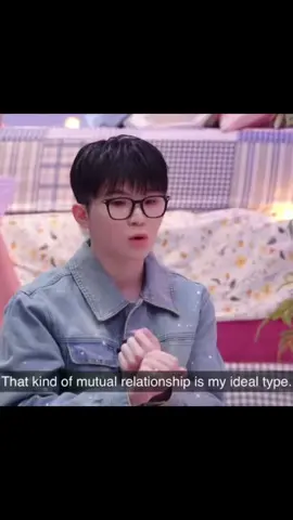 So basically Hoshi is also Woozi’s ideal type? 🥹♥️ My howoo!! They are soulmates fr ♥️ #soonhoon #howoo #호우 #순훈 #ホウ #ホシウジ 