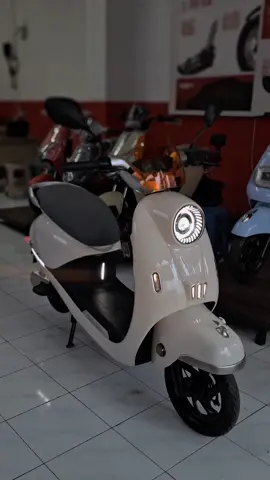 kerennn ga guys T65 Lithium dari Uwinfly 😎 absen yukk yang udah punya hihi #sepedalistrikuwinfly #uwinflysolo #sepedalistrik #uwinfly #fyp #CapCut #T65L #T65lithium #lithiumbattery 