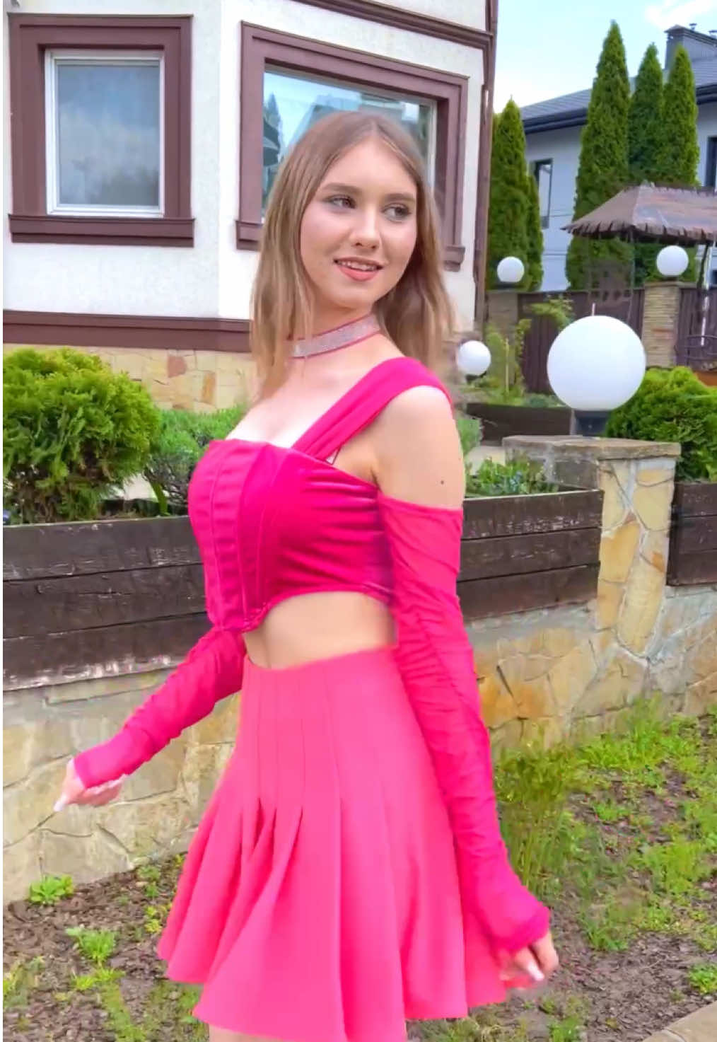 Does pink suit Eva ? 🤩😊🤔#timtin #crazycasa #fyp #usa #school #americanschool 