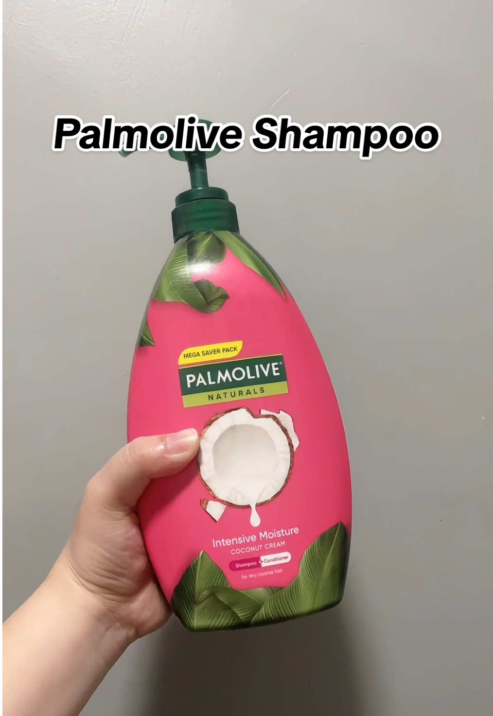 Dry, frizzy hair? Girl, same — until I switched to Palmolive Naturals Intensive Moisture Shampoo! 💁🏻‍♀️🥥✨ #palmolive #palmolivenaturals #shampoo #shampooandconditioner #palmoliveshampoo #haircare #hairessentials 