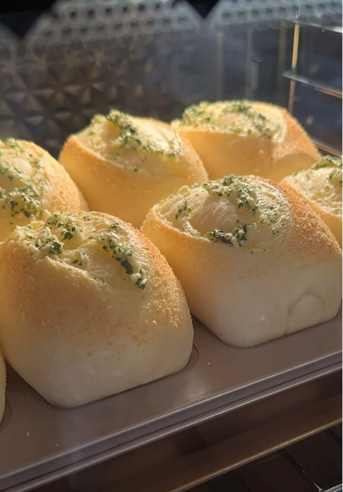 60s of oven magic in action  #timelapse #timelapsevideo #ovenbaked #bakingvideo #bakingtimelapse  