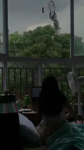 Có cô bé hỏi em 
