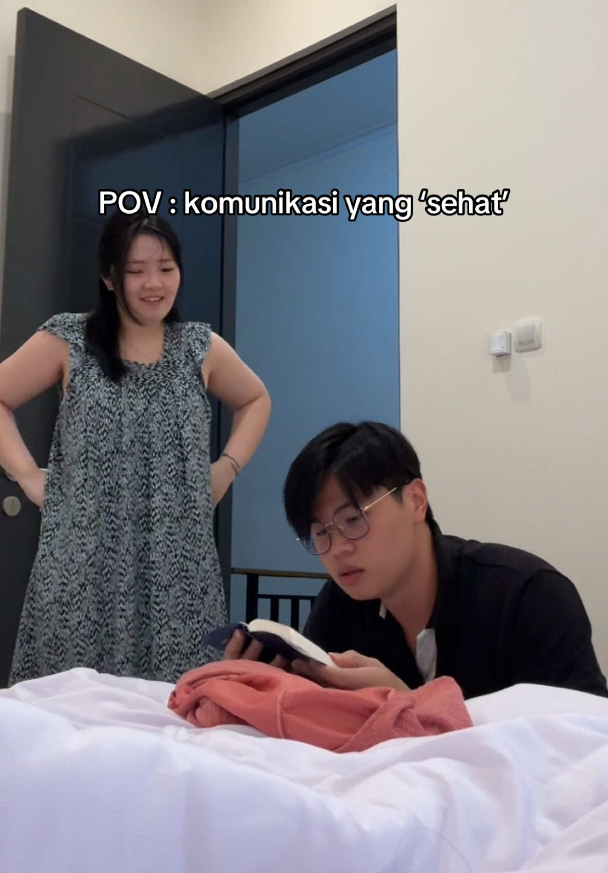 POV : komunikasi yang ‘sehat’😇😇 #hansdevina #skits #couplecomedy #funny #ngakak #kocak #lucu #pasangan #couple 